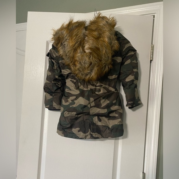 Urban Republic Girls Camouflage Insulated Jacket with Detachable Hood - Picture 3 of 3